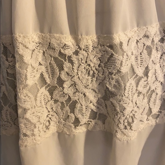 White Minkpink Mini Dress. Medium. Lace detail - Picture 3 of 4
